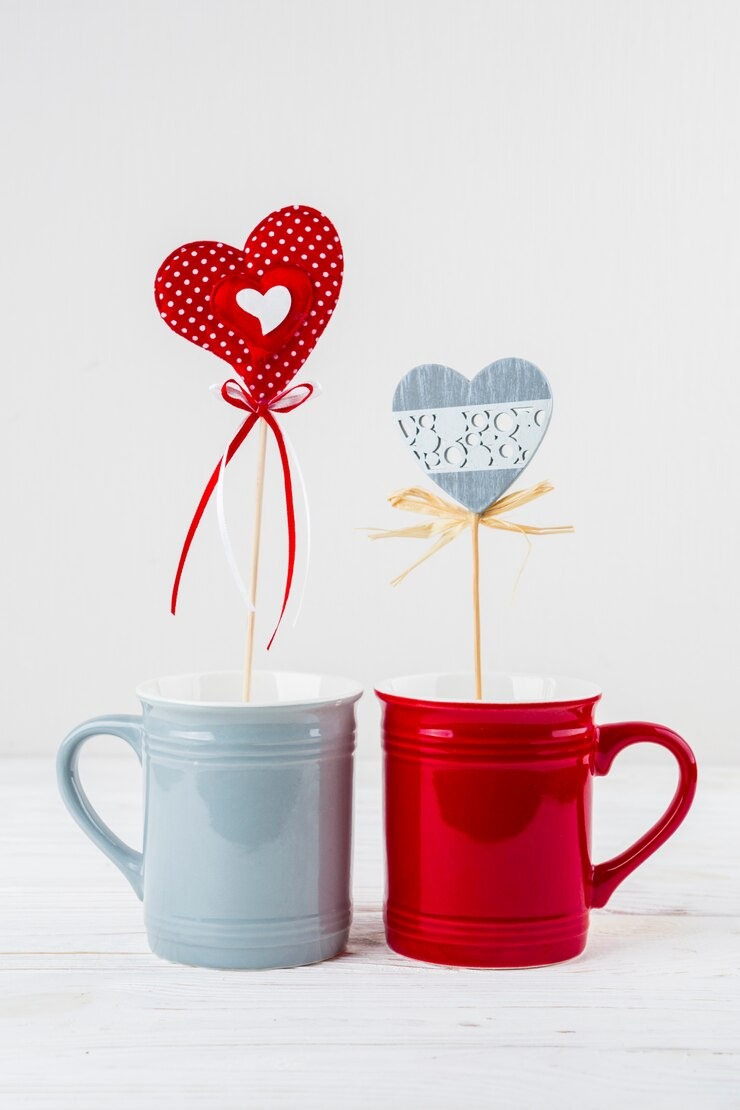 mugs-with-ornament-hearts-wands